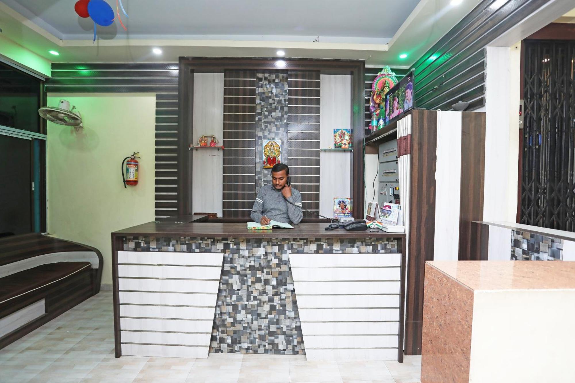 Oyo 26152 Hotel Aarush Дигха Екстериор снимка